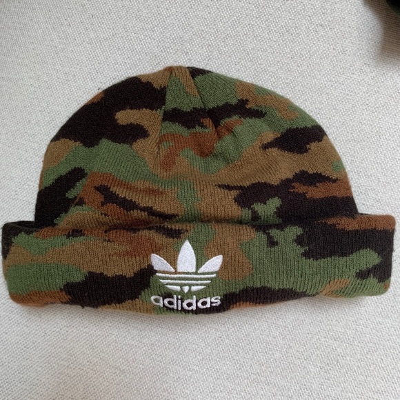 adidas camo beanie